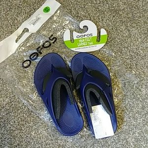 Navy Oofos